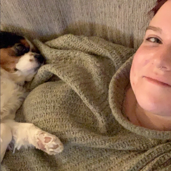 Meet your Posher, Emme - Picture 3 of 4